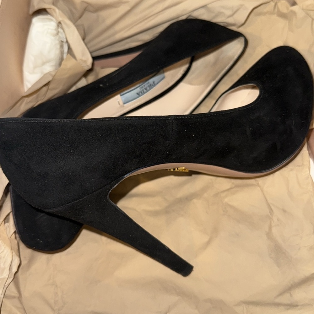 👠 AUTHENTIC PRADA black suede shoes size 36